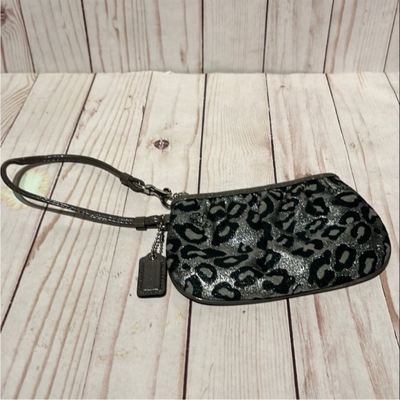 Coach Animal Print Clutch Wristlet Gray Black - Picture 9 of 10